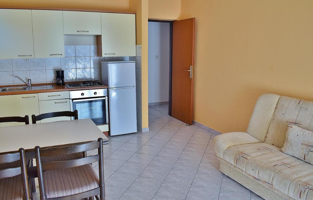 Apartments Felicce Banjol Bagian luar foto
