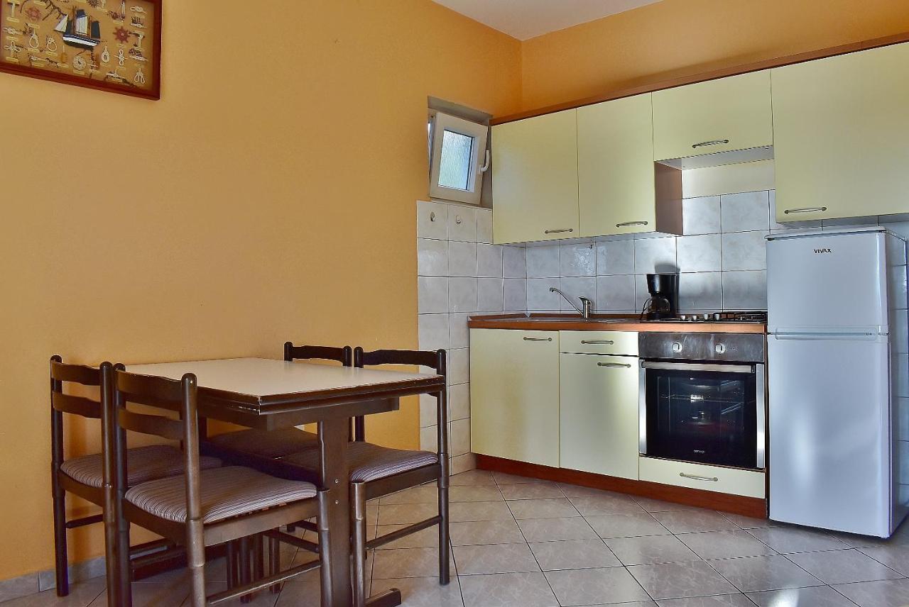 Apartments Felicce Banjol Bagian luar foto
